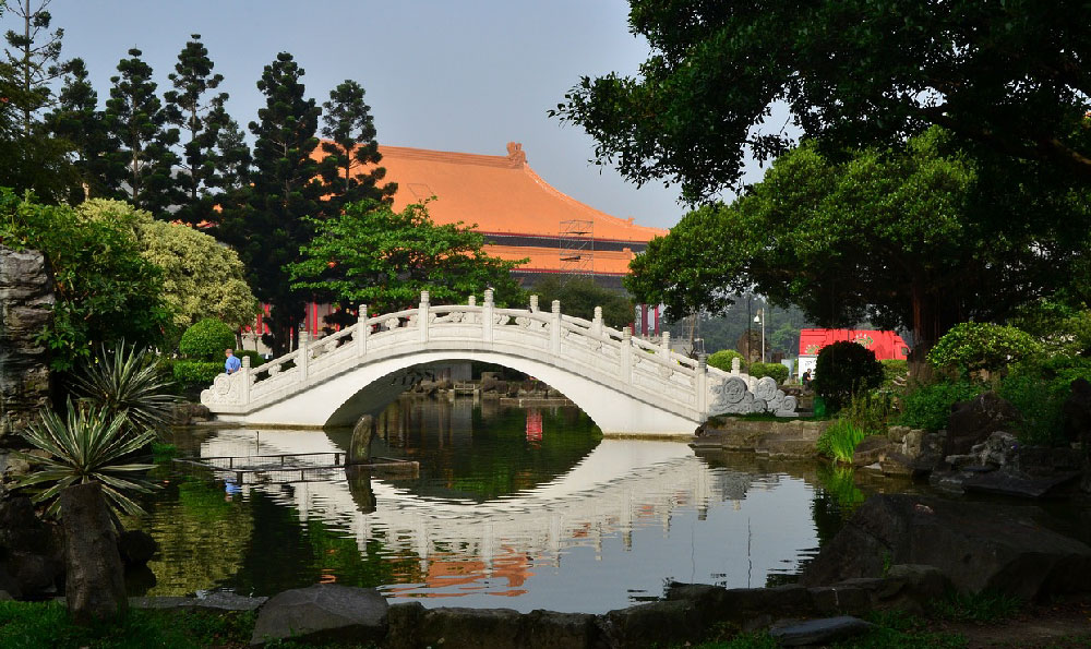 正对小区大门楼栋风水：房子对着大门口风水好吗